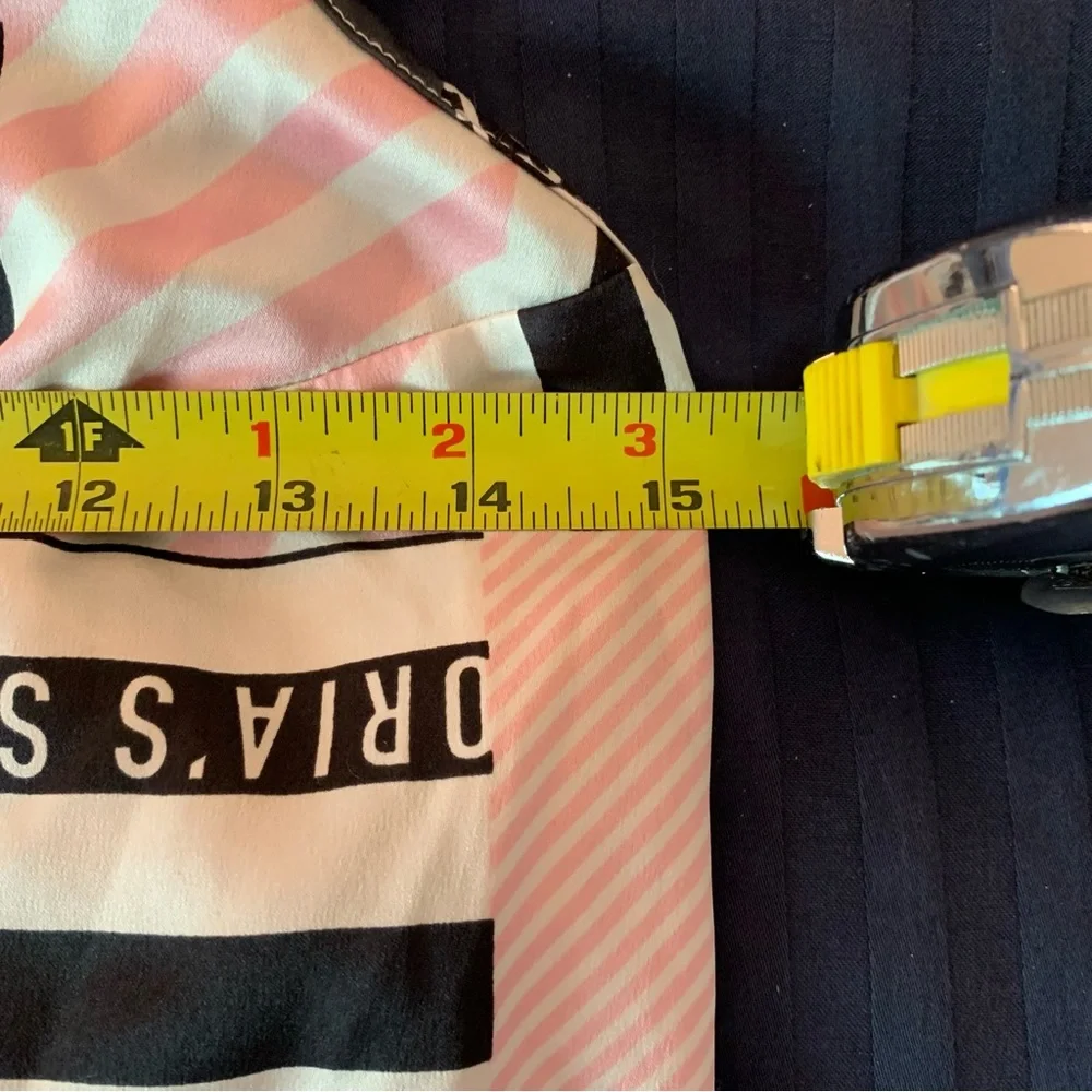 Victoria’s Secret Tank Size Large - Picture 4 of 8